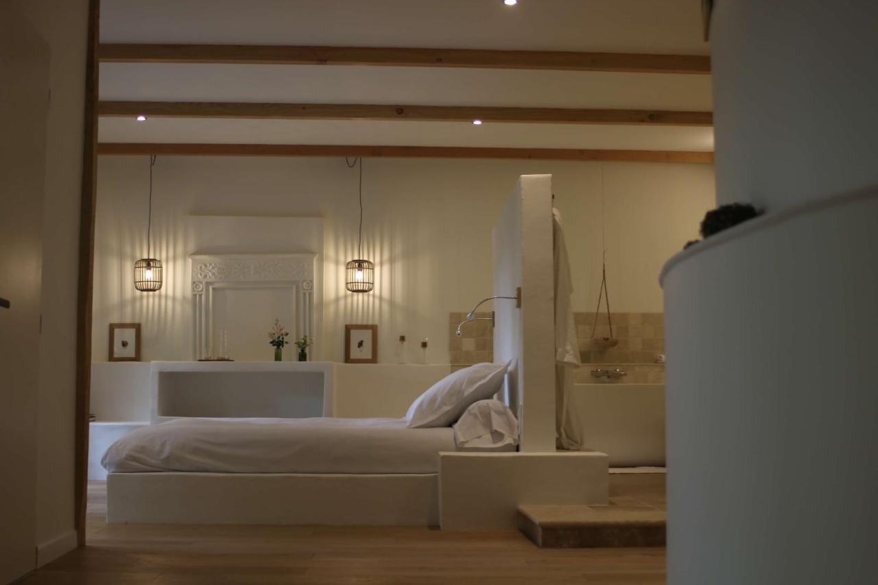 Malis Castera Le Petit Chateau Saint-Jean-de-Blaignac ภายนอก รูปภาพ