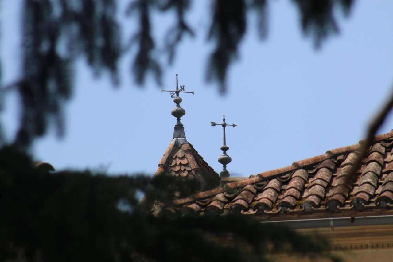 Malis Castera Le Petit Chateau Saint-Jean-de-Blaignac ภายนอก รูปภาพ