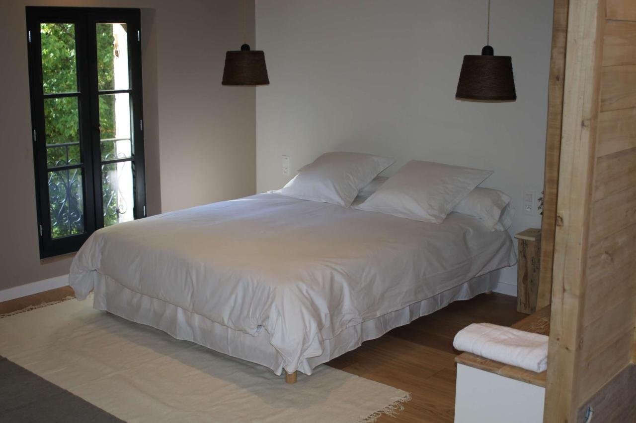 Malis Castera Le Petit Chateau Saint-Jean-de-Blaignac ภายนอก รูปภาพ